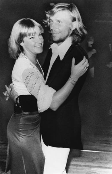 In un ballo a Wimbledon con il fuoriclasse svedese Bjorn Borg nel 1976 (Ap)